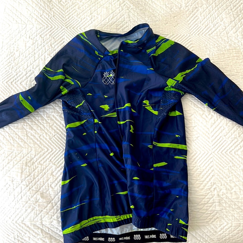 Long sleeve bike jersey / size small / tres pinas